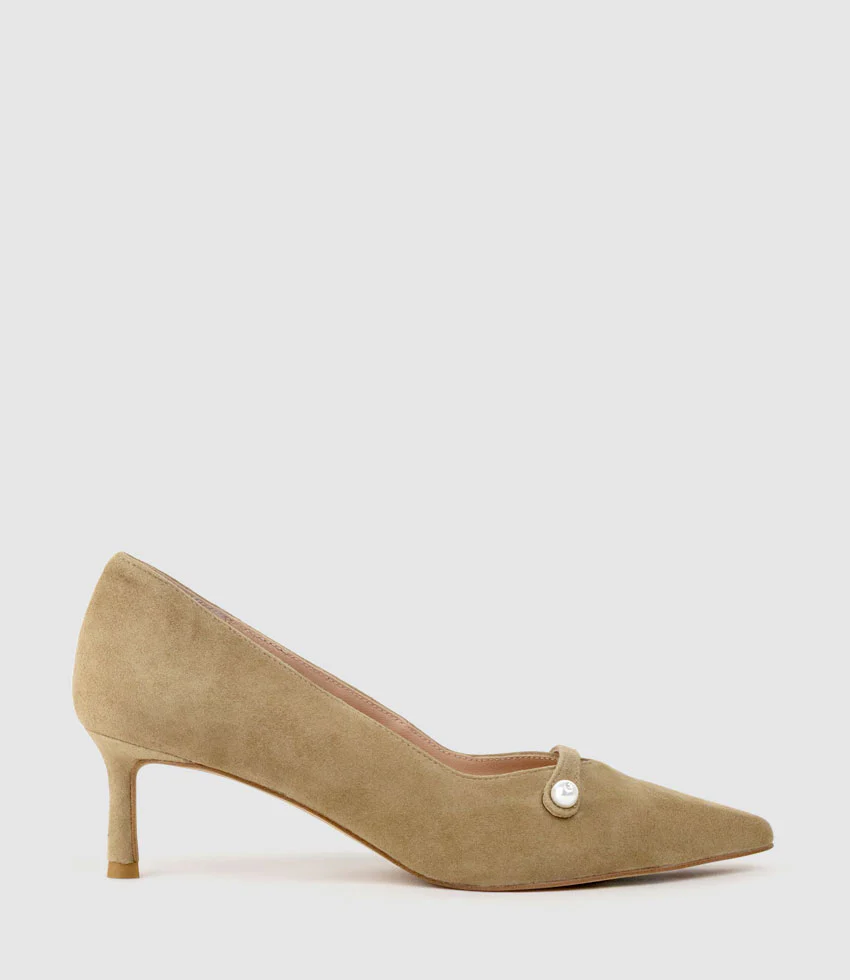 AVERE55 Choked Pump in Cashew Suede