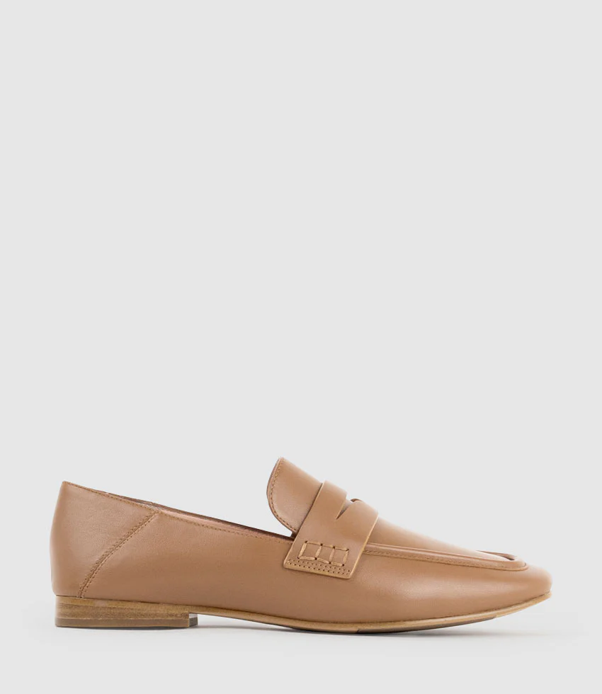FINLAY Moccasin with Collapsible Back in Tan