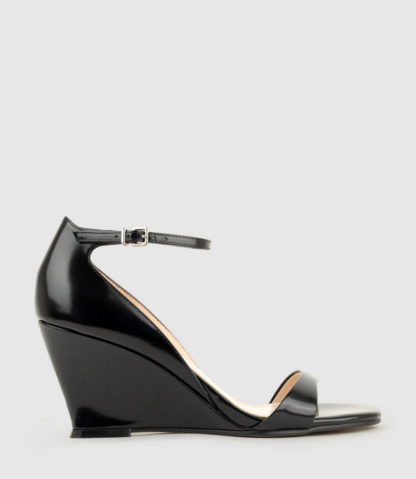 SAKURA75 Sandal on Wedge in Black High Shine