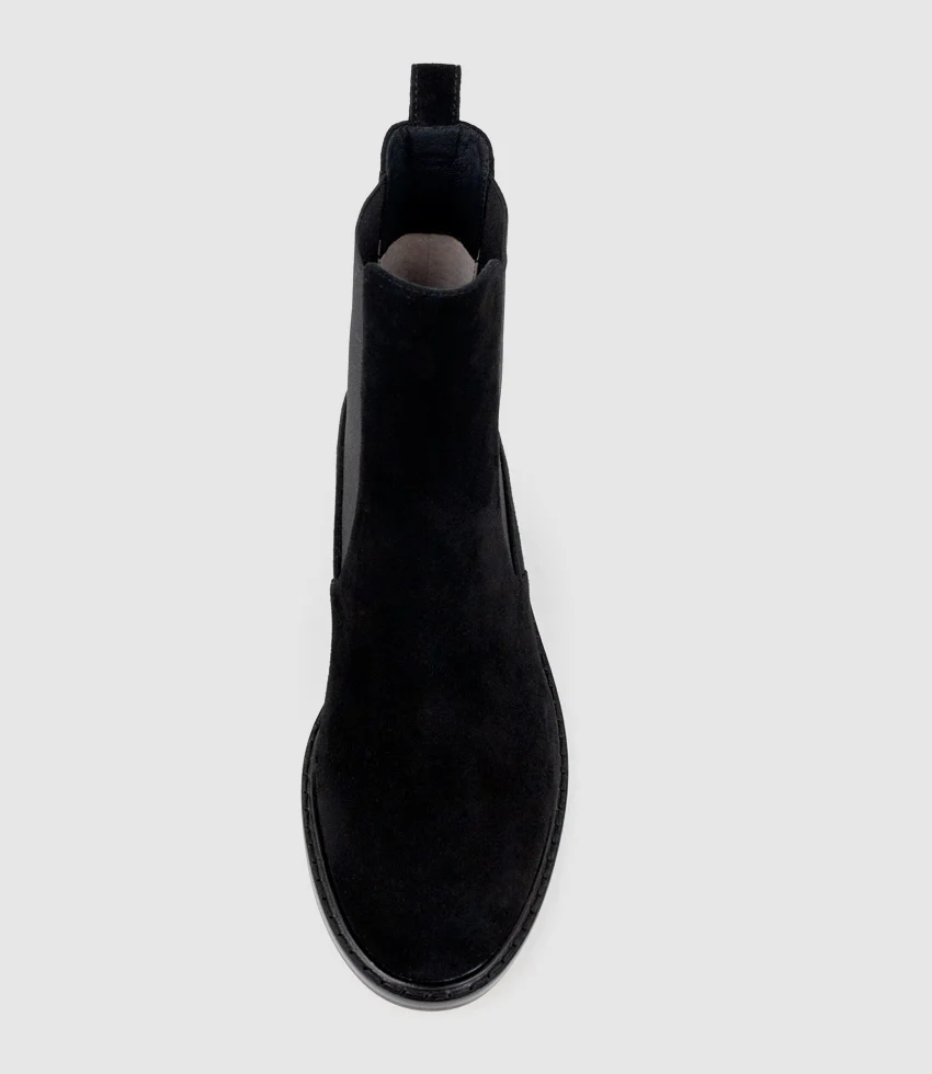 WALKER30 Chukka Boot in Black Suede - Image 4