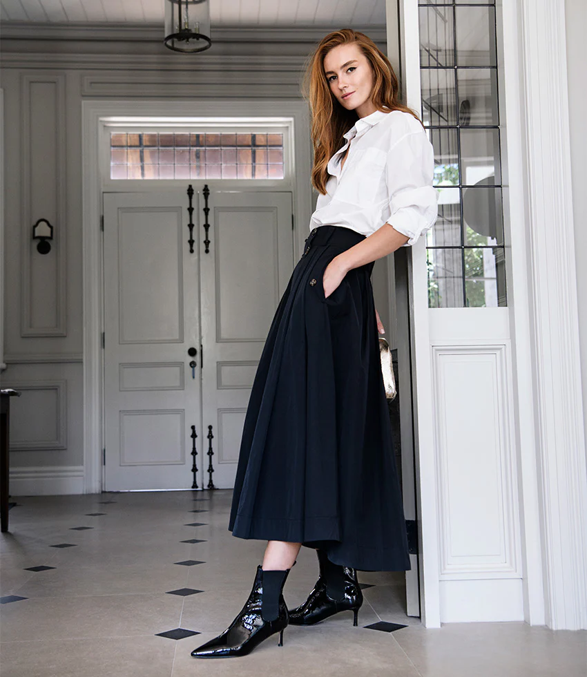 ZIRIA55 Pointed Boot with Gusset in Black Patent - Image 2